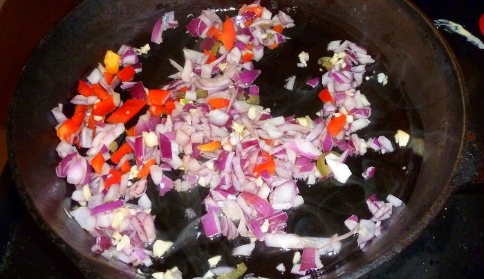 sauteeing onions and garlic in ibili pan